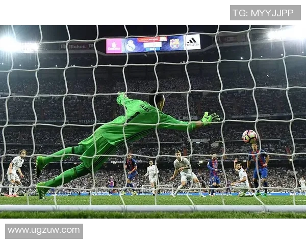 纳瓦斯在皇马三连冠中的稳健表现与门将更替的深远影响分析